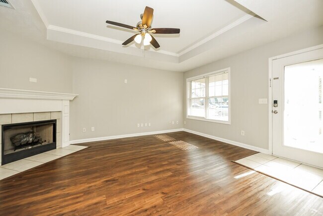 Photo - 10002 Syracuse Dr