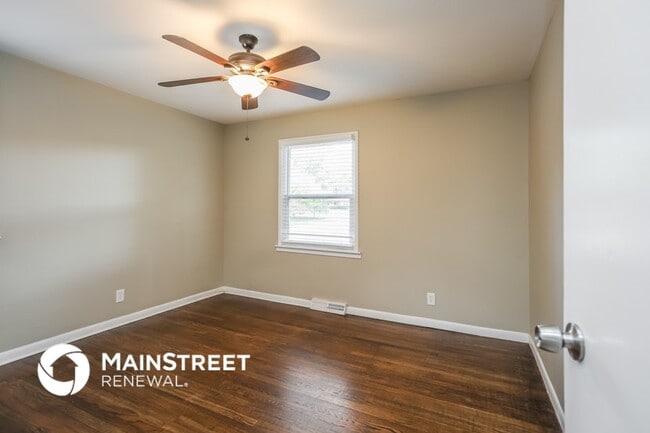 Photo - 1006 SW Lakeview Blvd