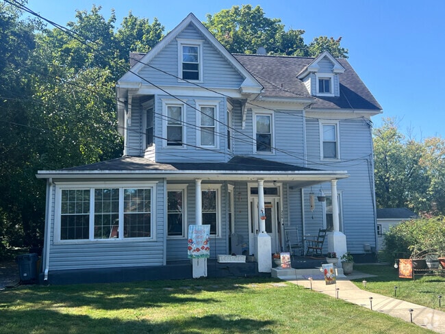 Building Photo - 206 Cedarcroft Ave Rental