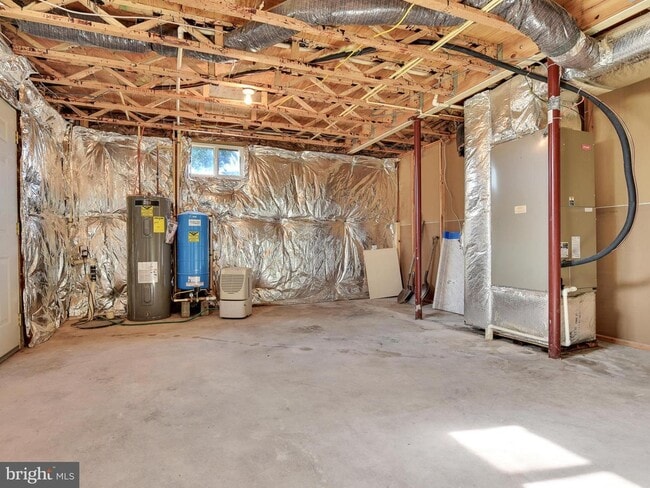 foyer - 5801 Tobery Rd