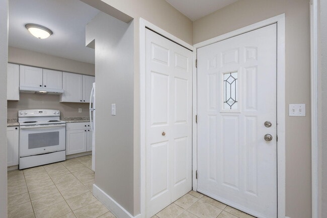 Photo - 5842 Niles St Unit 5844