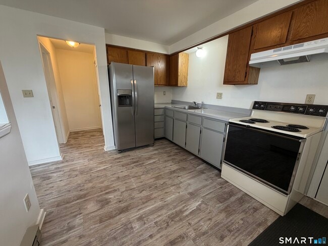 Photo - 58 Yorkshire St Unit C