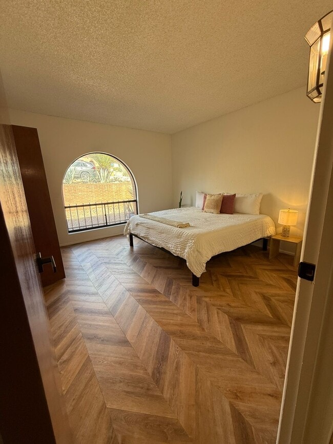 Photo - 1402 E Big Rock Rd