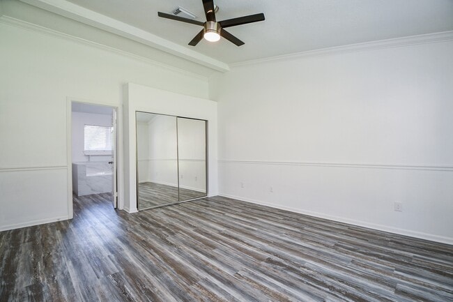 Building Photo - 3934 Forest Village Dr