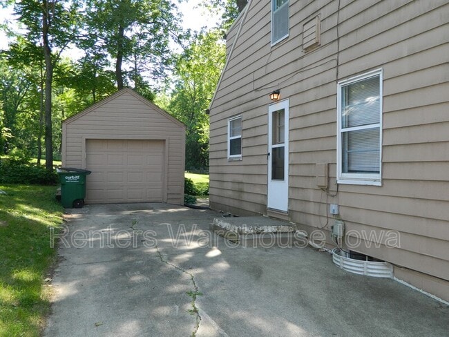 Photo - 1145 65th St