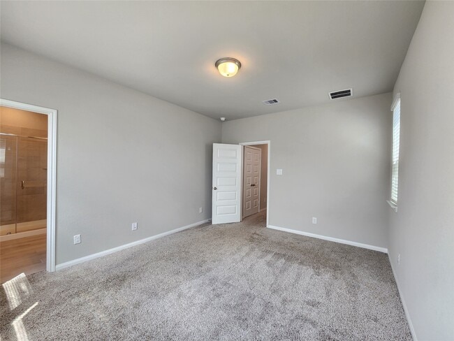 Building Photo - 1513 Lakeline Oak Dr