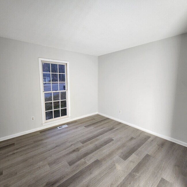 Photo - 3 Bedroom Townhome For Rent