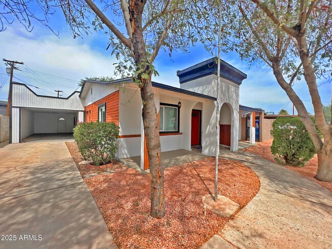 Building Photo - 2720 N 17th Pl Rental