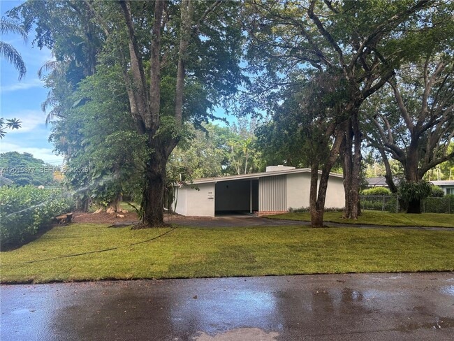 Building Photo - 12725 SW 80th Ave