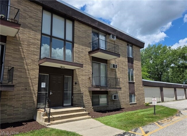 Photo - 16101 Maple Park Dr Unidad 12B