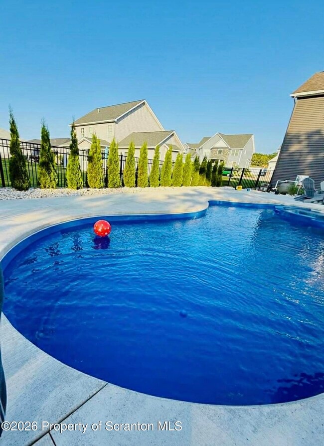 Photo - 124 Falcon Ln