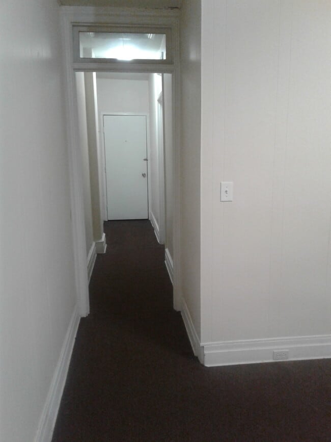 Building Photo - 711 Chestnut St Unit 3 Rental