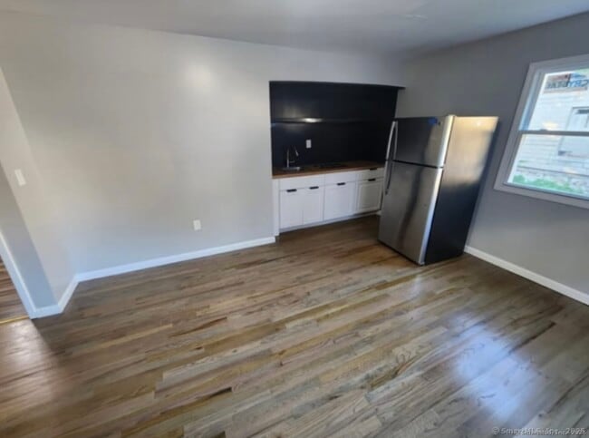Building Photo - 1610 Iranistan Ave Rental