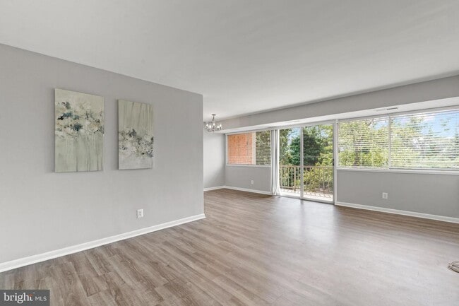 Building Photo - 5801 Quantrell Ave Unit L8 Rental