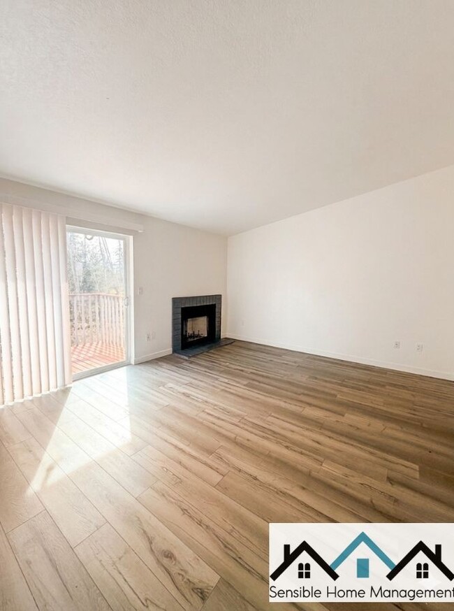 Photo - 1018 76 St Ct E Unit C