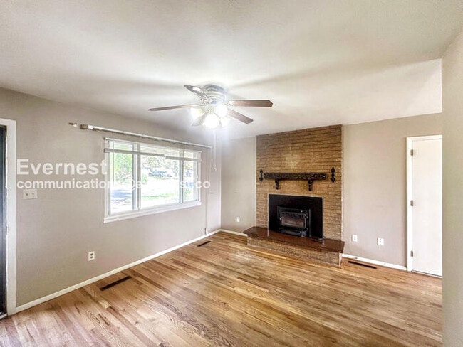 Photo - 1409 Laurette Dr