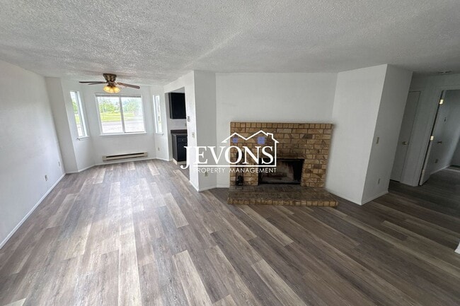 Photo - 1722 E 56th St Unit 1