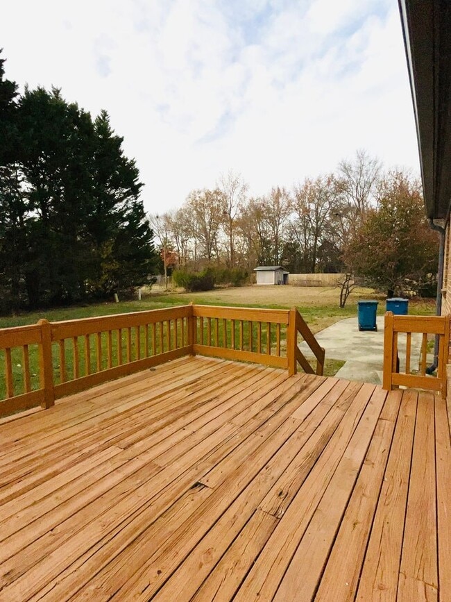 Photo - 3 Bedroom Home With Large Bonus Room Convenient to US 421