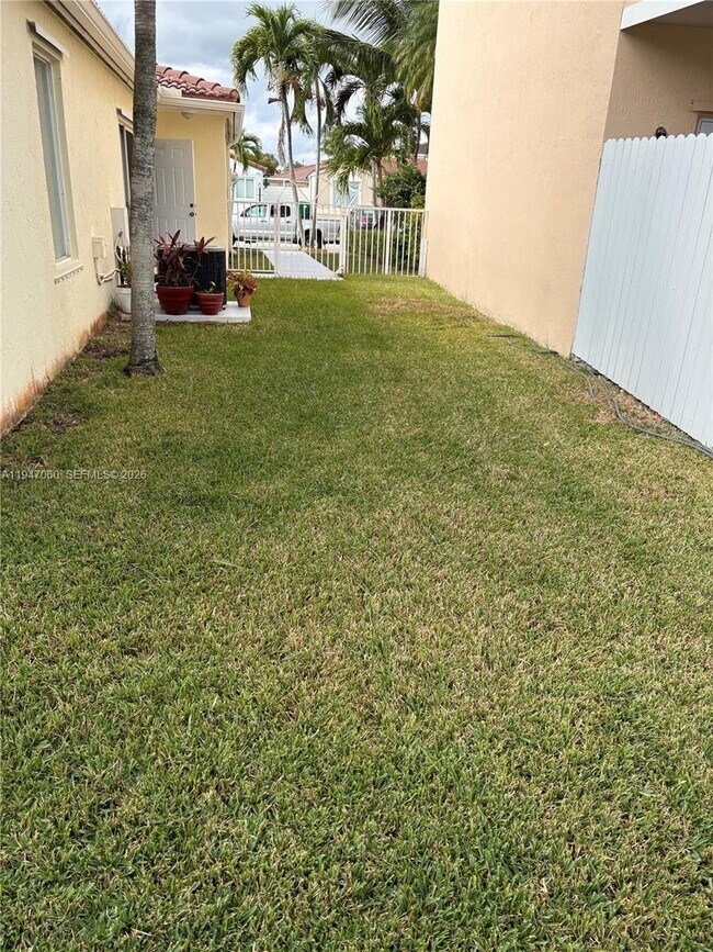 Photo - 17365 SW 142nd Ct