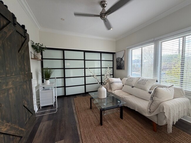 Photo - 5919 Lexington Ave