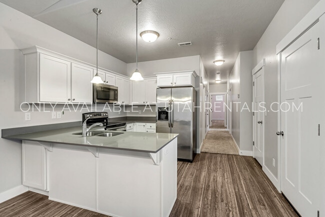 Photo - 42 W Silver Springs Dr