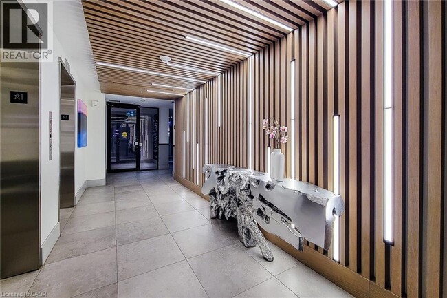 Photo - 600 N Service Rd Unité 419