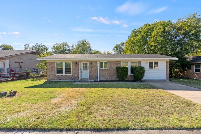 Building Photo - 1513 Westover Dr