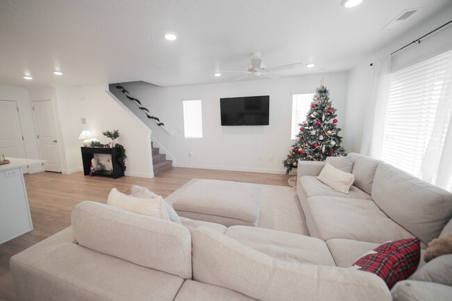 Photo - 1737 S Devils Garden Ln