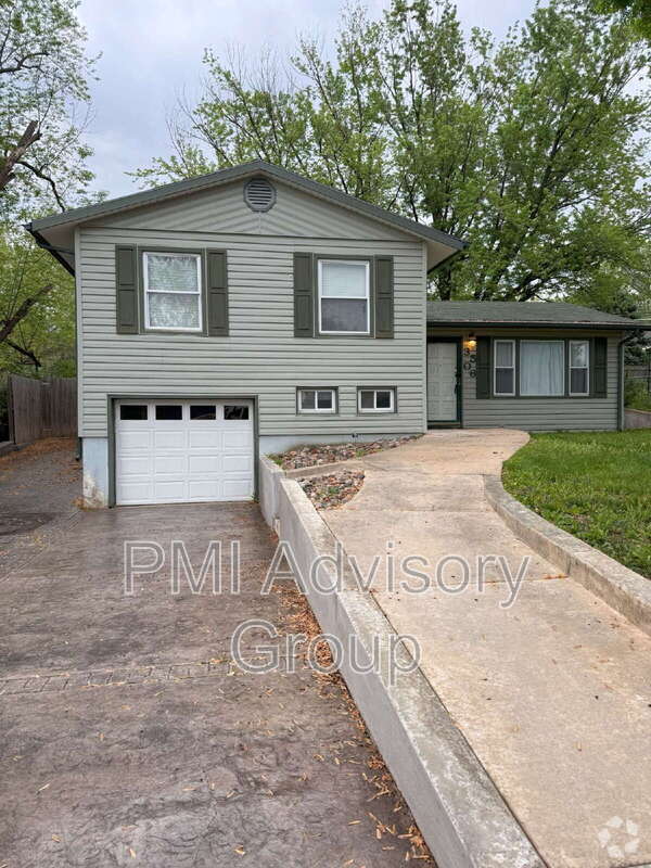 Building Photo - 3506 SE Adams St Rental