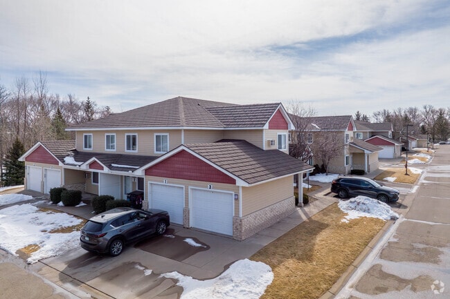 Photo - Lakeville Court