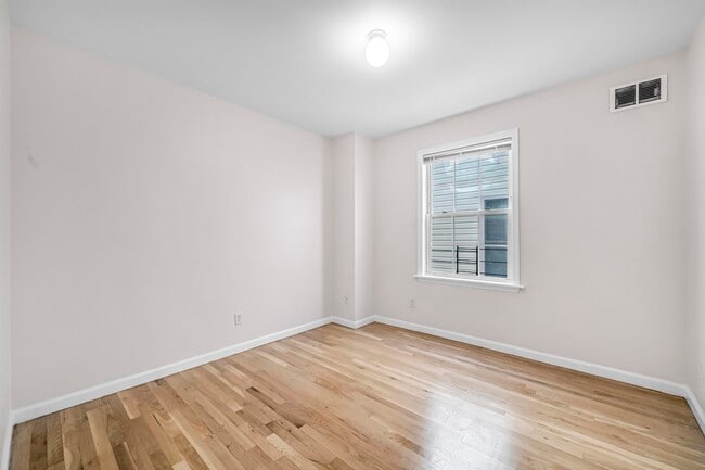 Photo - 3 Montrose Ave Unit 2