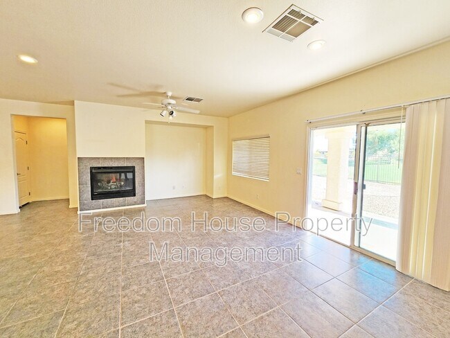 Photo - 5434 Cansano St