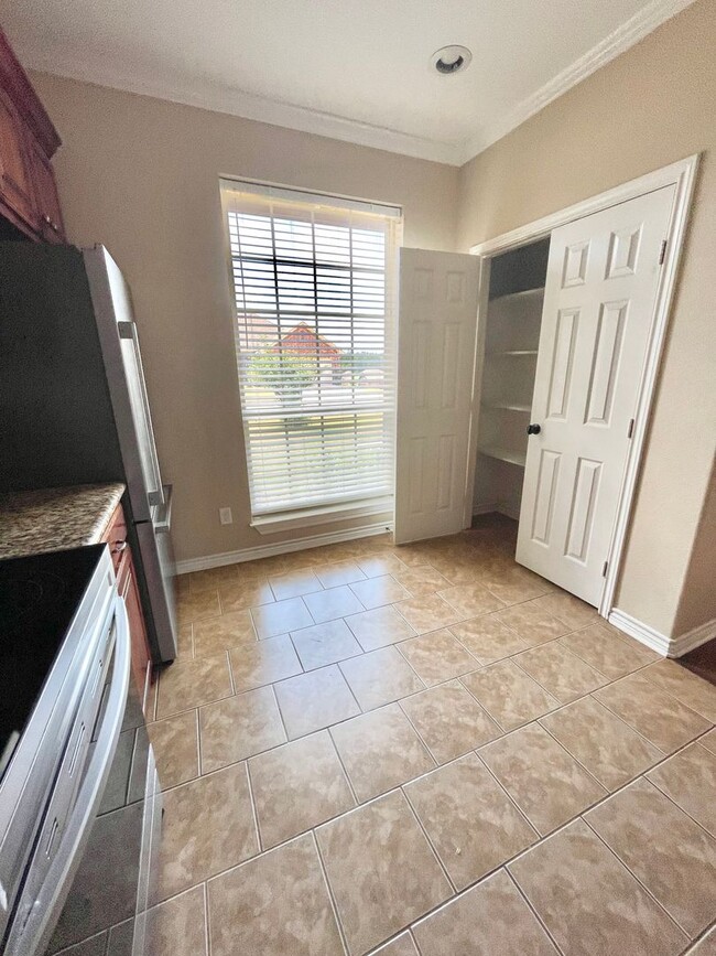 Photo - 104 Letha Ct