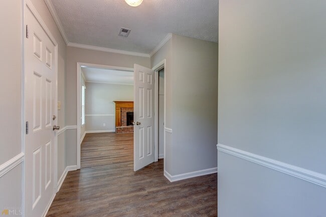 Photo - 180 Fairfield Cir