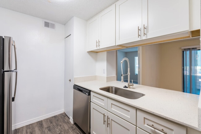Fisherman's Landing Apartment Homes