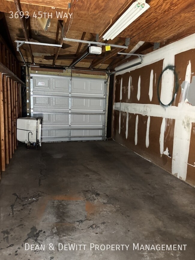 Building Photo - 2 Bed/1 Bath