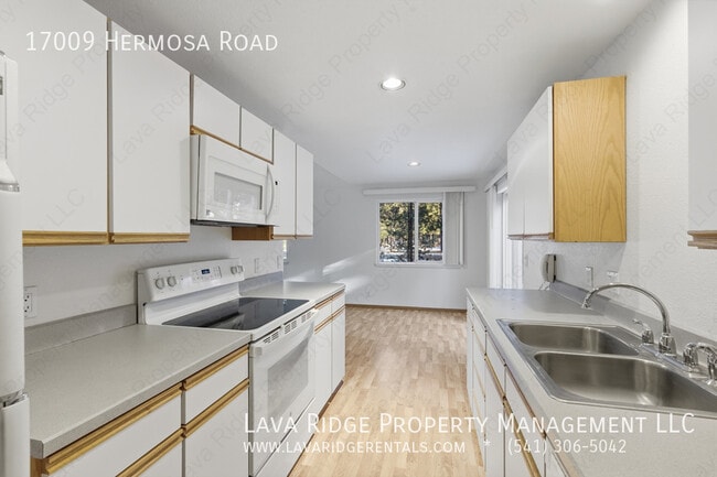 Photo - 17009 Hermosa Rd