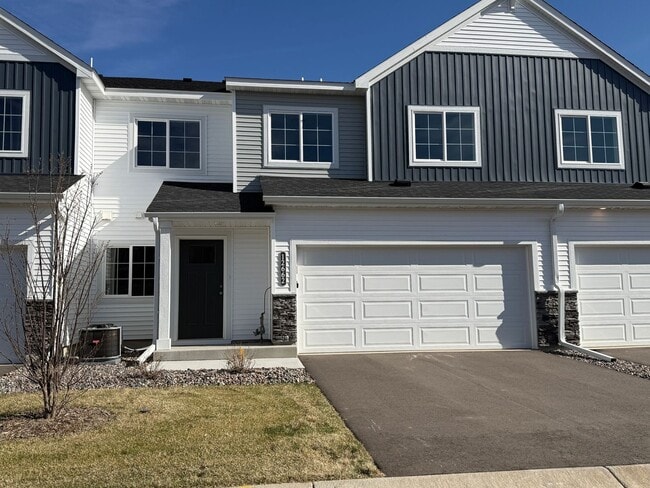 Building Photo - New Construction!  3 bedroom + loft area