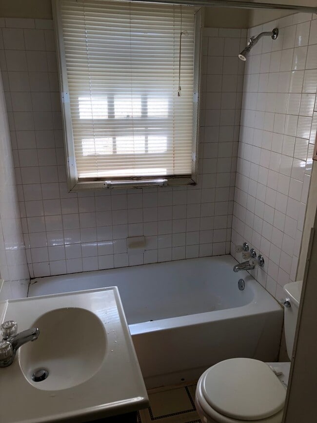 Photo - 1902 Shelby Ave Unit B