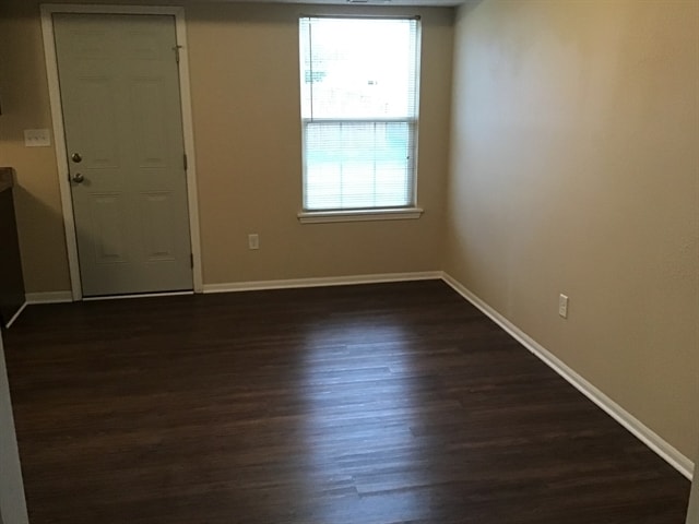 Photo - 7352 Woodside Dr