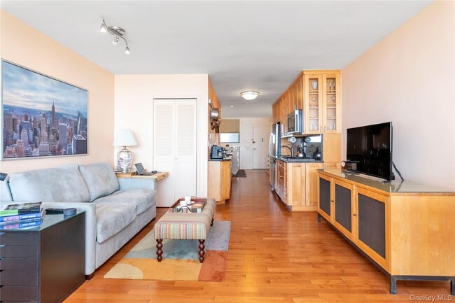 Photo - 830 Shore Rd Unit 3i