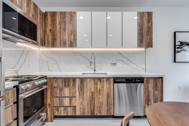 Photo - 1168 Pendrell St Unit 303