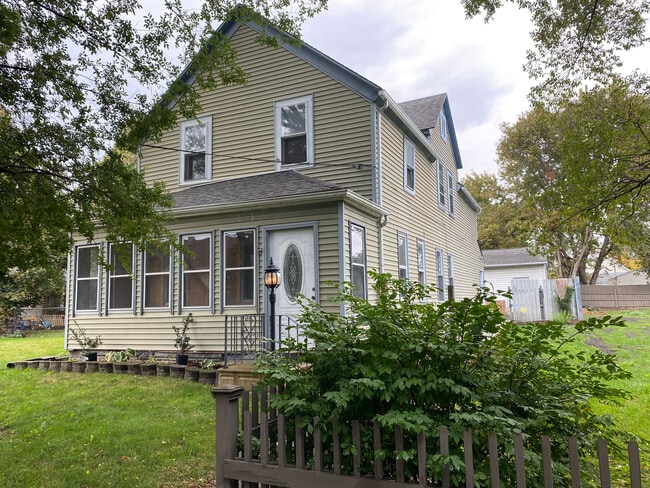 Building Photo - 3712 Hyde Ave