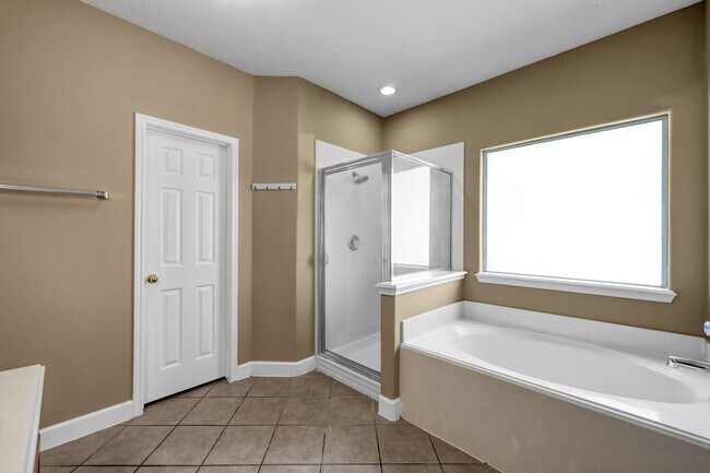 Photo - 952 Crannog Way