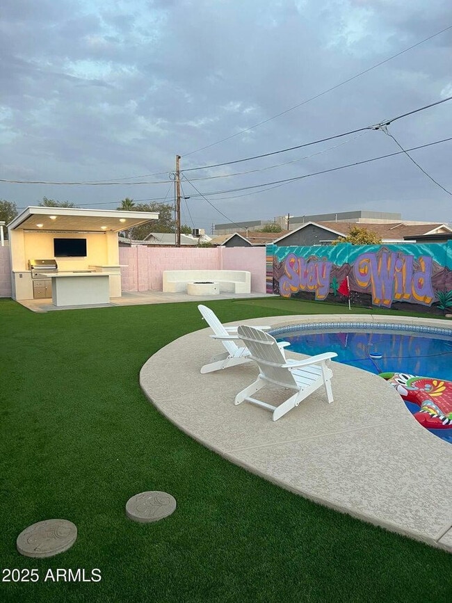 Photo - 4711 E Fillmore St