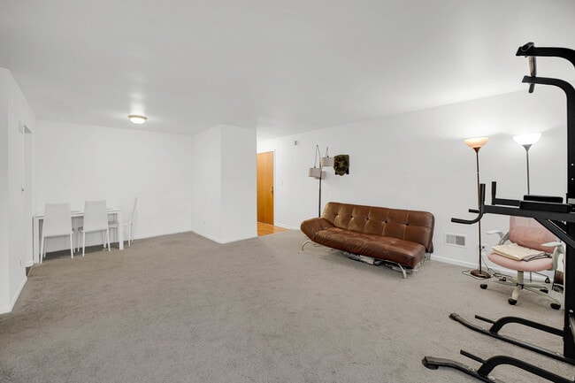 Photo - 7300 Fairview Ave