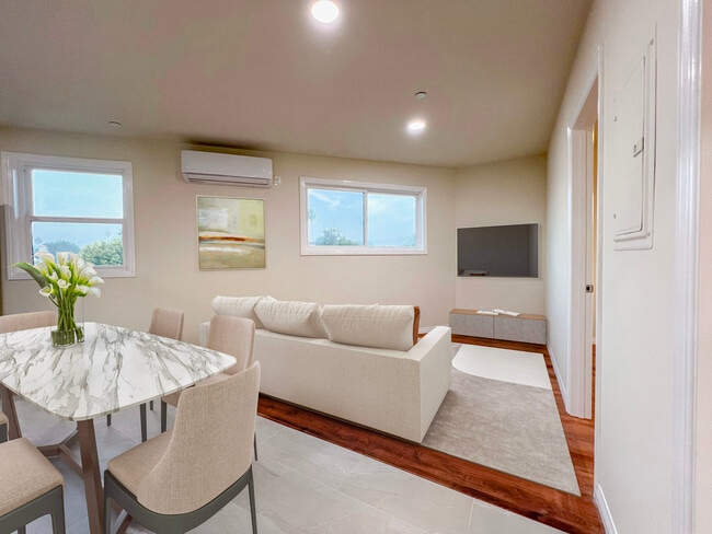 Photo - 9502 Hatillo Ave