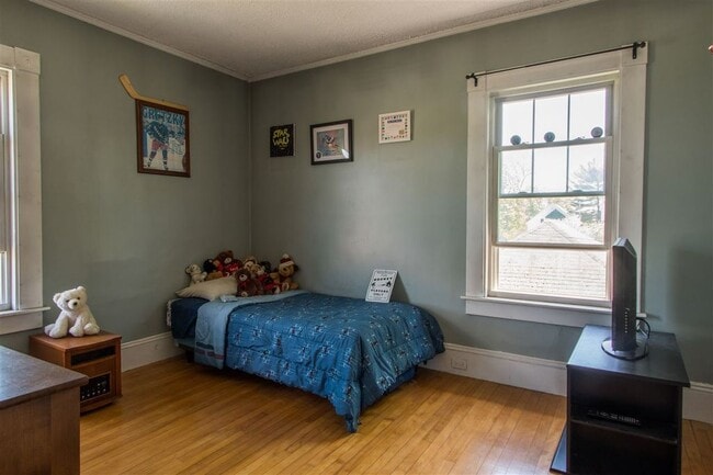 Building Photo - 413 Highland St Unit 413-Second floor Rental