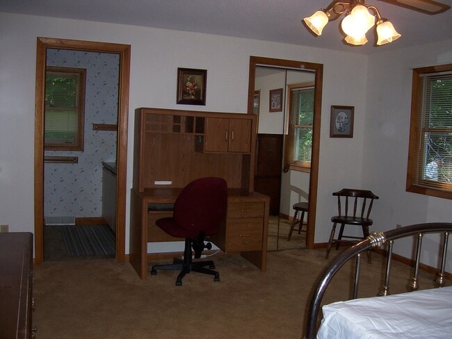 Photo - 1074 Storrs Rd