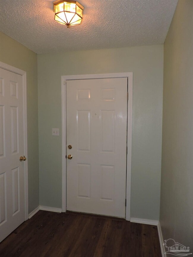 Photo - 345 Mirabelle Dr